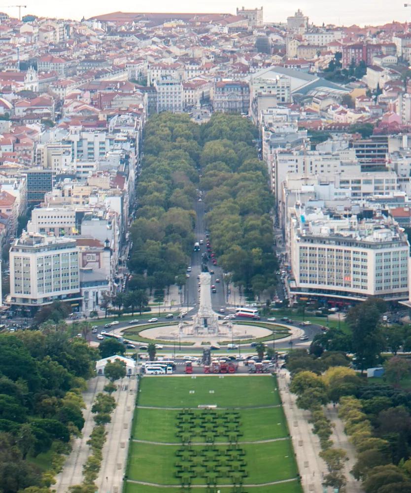 Avenida da Liberdade (22344060581) (cropped).jpg